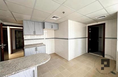 Apartment - 3 - 5 for rent in Al Heera Tower - Al Majaz 1 - Al Majaz - Sharjah