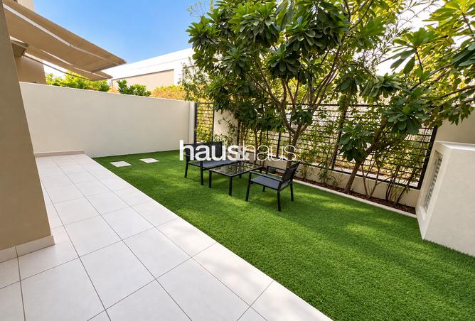 Single Row | Large Plot | Park Backing