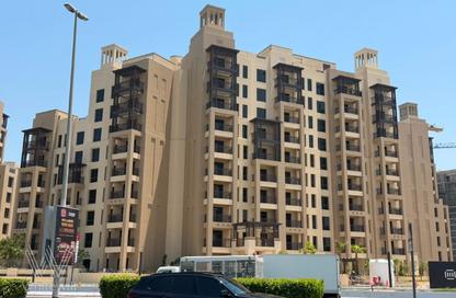 Apartment - 3 Bedrooms - 5 Bathrooms for sale in Lamaa Building 1 - Lamaa - Madinat Jumeirah Living - Umm Suqeim - Dubai