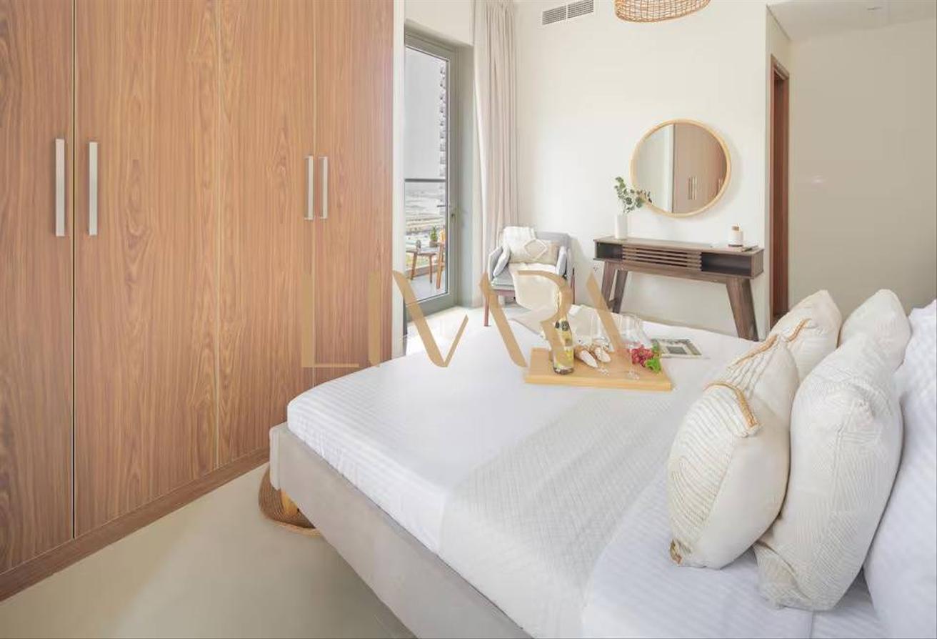 Fully Furnished | Huge Layout | 10m to Dubai mall photo 11