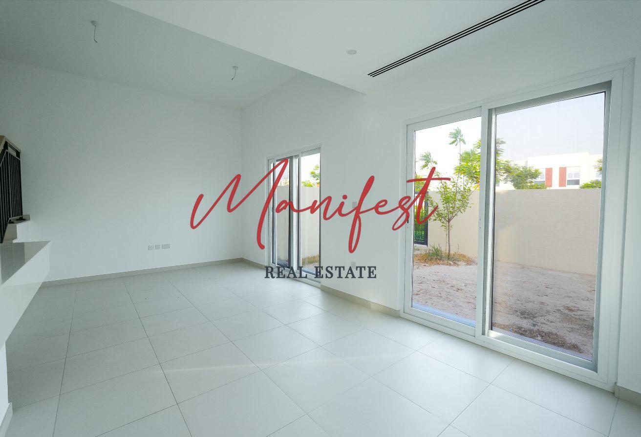 Single Row | Large Layout | Close to Amenities photo 5