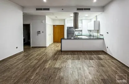 شقة - غرفة نوم - 2 حمامات للايجار في البرزة - البندر - شاطئ الراحة - أبوظبي شقة - غرفة نوم - 2 حمامات للايجار في البرزة - البندر - شاطئ الراحة - أبوظبي