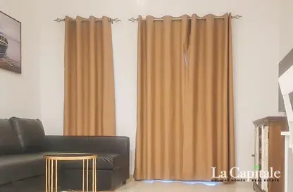 Apartment - 1 Bathroom for rent in Hayat Boulevard 2B - Hayat Boulevard 2 - Hayat Boulevard - Town Square - Dubai