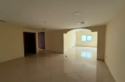 شقة - 2 غرف نوم - 3 حمامات للايجار في المجاز 3 - المجاز - الشارقة