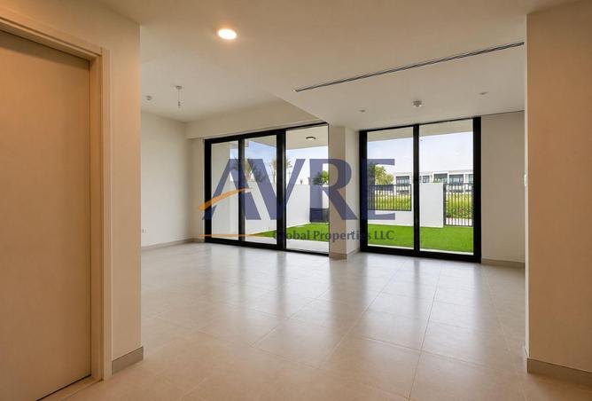Single Row | Spacious | Flex Terms | Vacant Soon photo 3