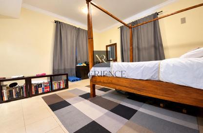 Villa - 4 - 5 for sale in Western Residence North - Falcon City of Wonders - Dubai