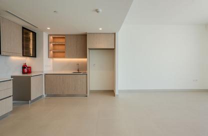 Apartment - 2 - 2 for sale in Golf Heights - The Views - Dubai