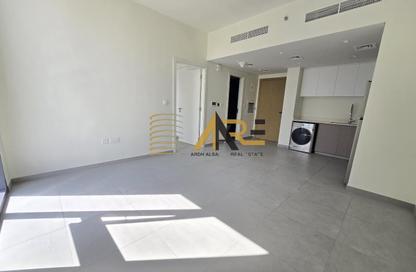 Apartment - 1 - 2 for rent in The Boulevard 1 - Aljada - Sharjah