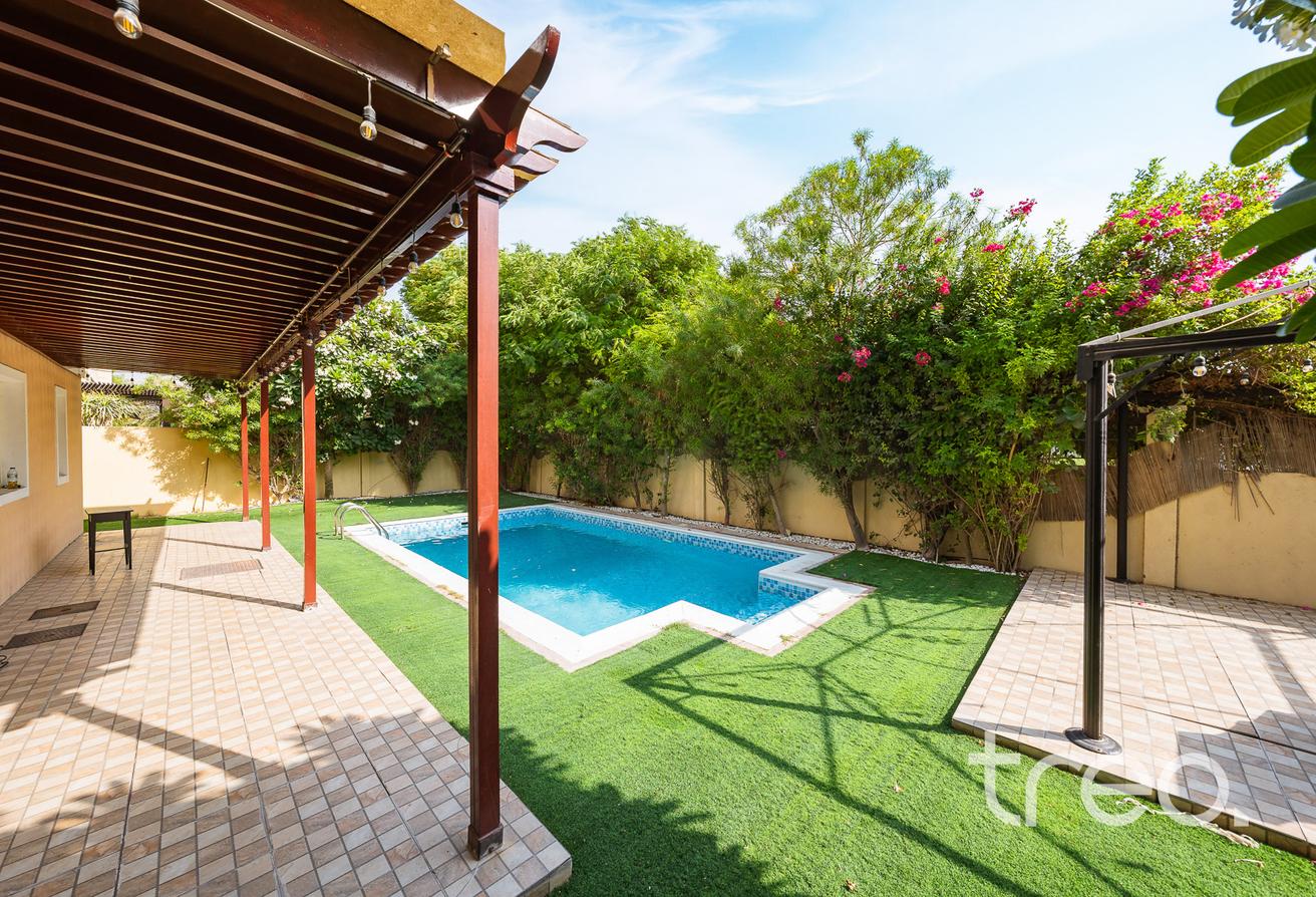 Pool, Single Row, Type A2, villa photo 2