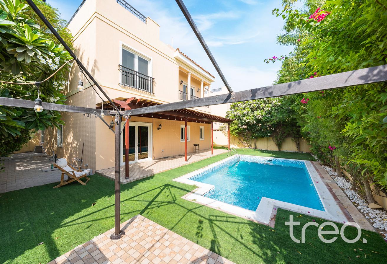 Pool, Single Row, Type A2, villa photo 28