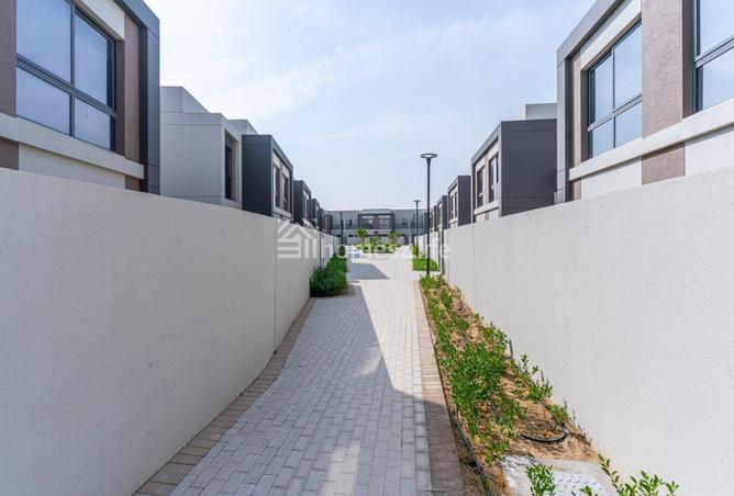 98273647 - Property Image 2