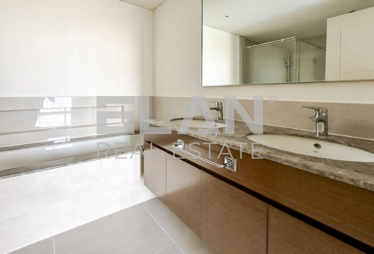 Luxury 3BR+Maid | Burj And Fountain Views photo 11