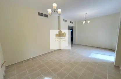 Apartment - 2 Bedrooms - 2 Bathrooms for rent in The Gardens Buildings - The Gardens - Dubai