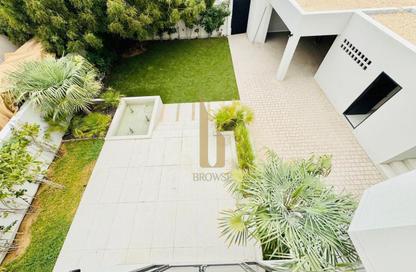 Villa - 5 Bedrooms - 5 Bathrooms for rent in Jumeirah 1 Villas - Jumeirah 1 - Jumeirah - Dubai