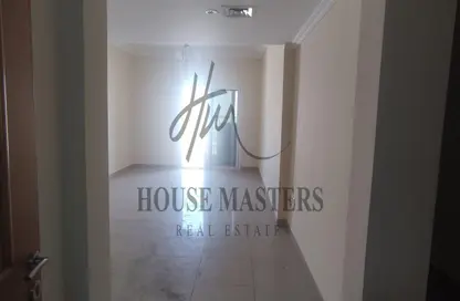 شقة - 2 غرف نوم - 2 حمامات للايجار في المحطة - القاسمية - الشارقة