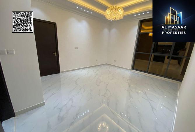 56160854 - Property Image 3