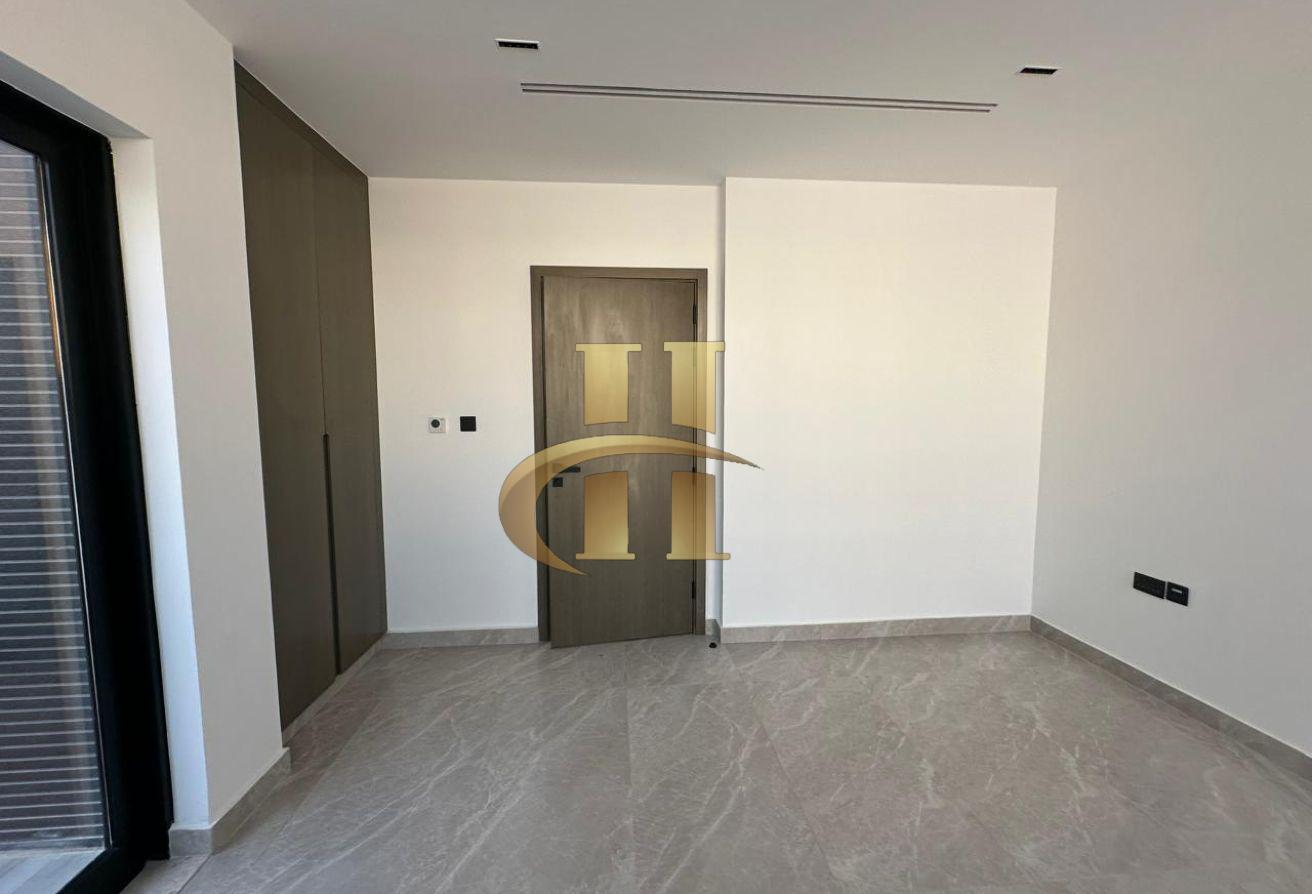 4 BHK + Maid | Private Elevator | 2 Car Parking photo 24