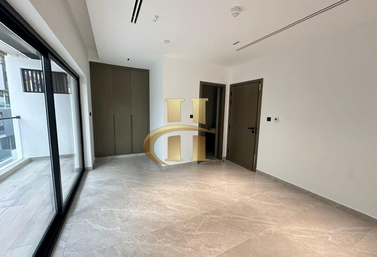 4 BHK + Maid | Private Elevator | 2 Car Parking photo 19