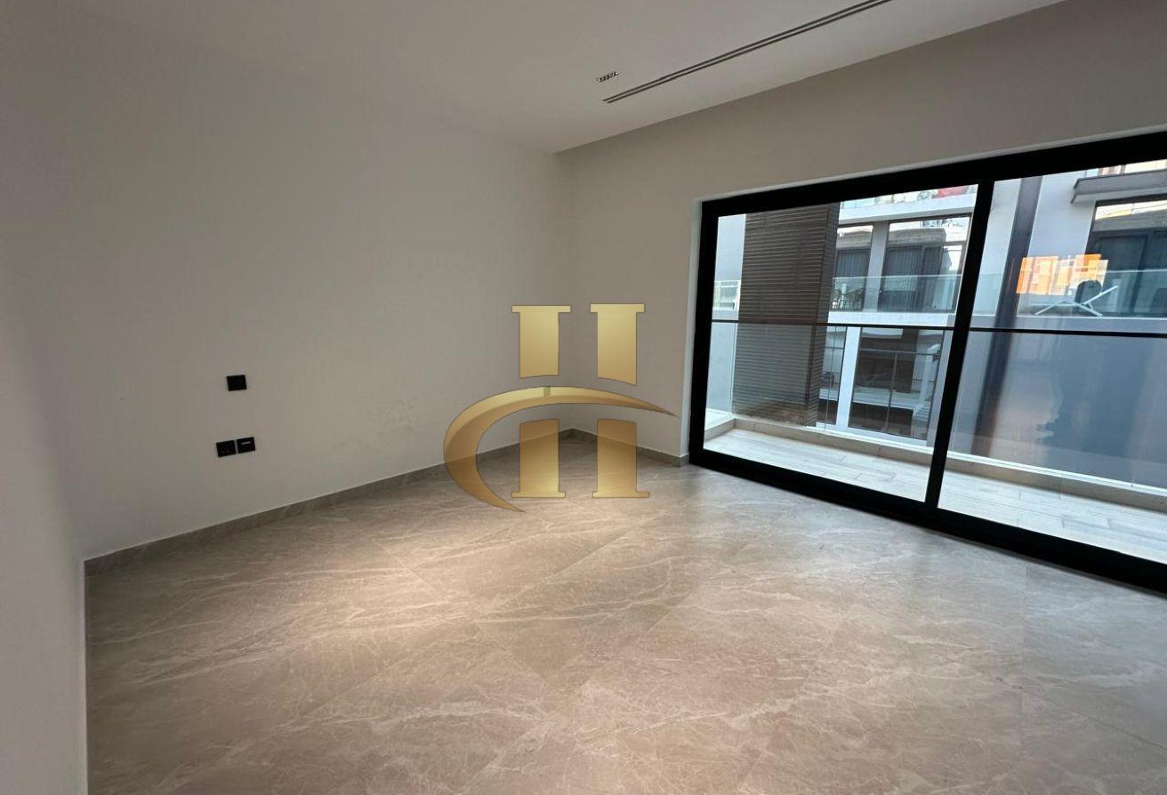 4 BHK + Maid | Private Elevator | 2 Car Parking photo 18