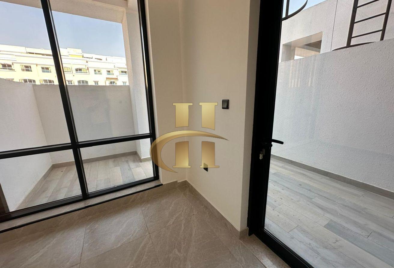 4 BHK + Maid | Private Elevator | 2 Car Parking photo 20