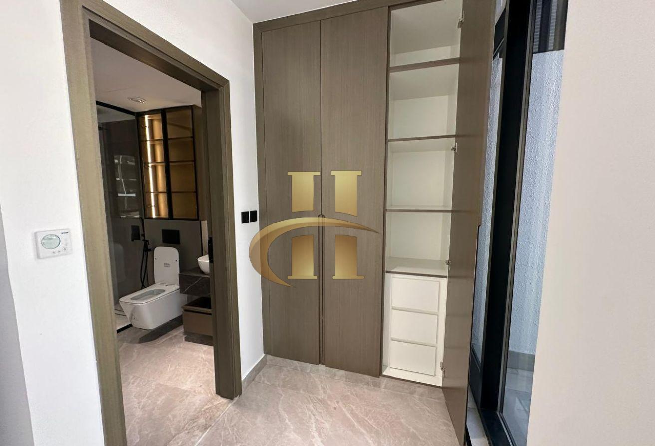 4 BHK + Maid | Private Elevator | 2 Car Parking photo 17