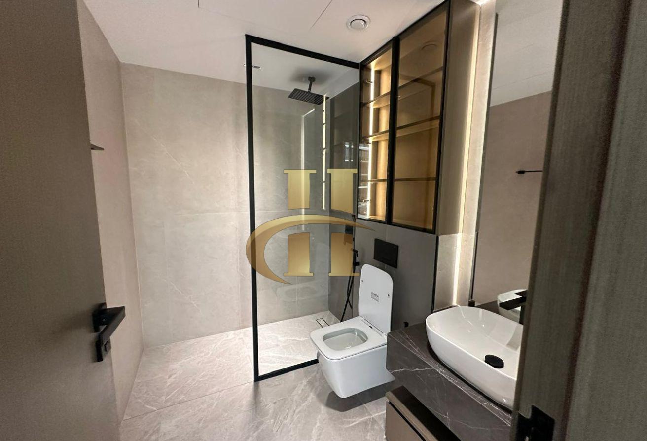 4 BHK + Maid | Private Elevator | 2 Car Parking photo 14