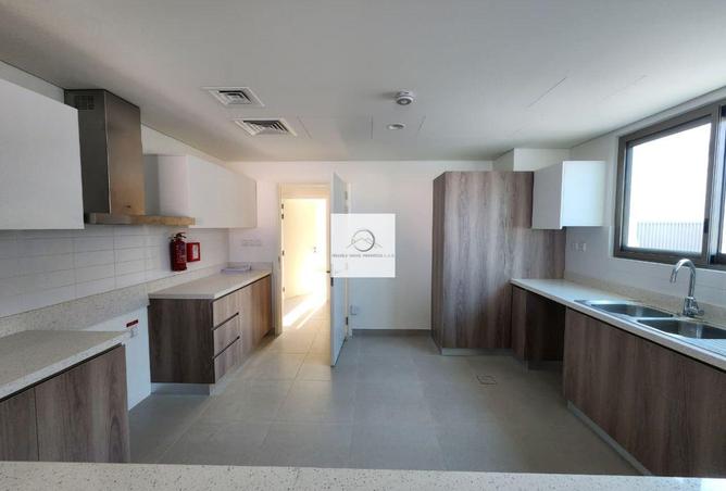 57386140 - Property Image 3