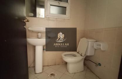 Apartment - 2 Bedrooms - 2 Bathrooms for rent in Muwailih Building - Muwaileh - Sharjah