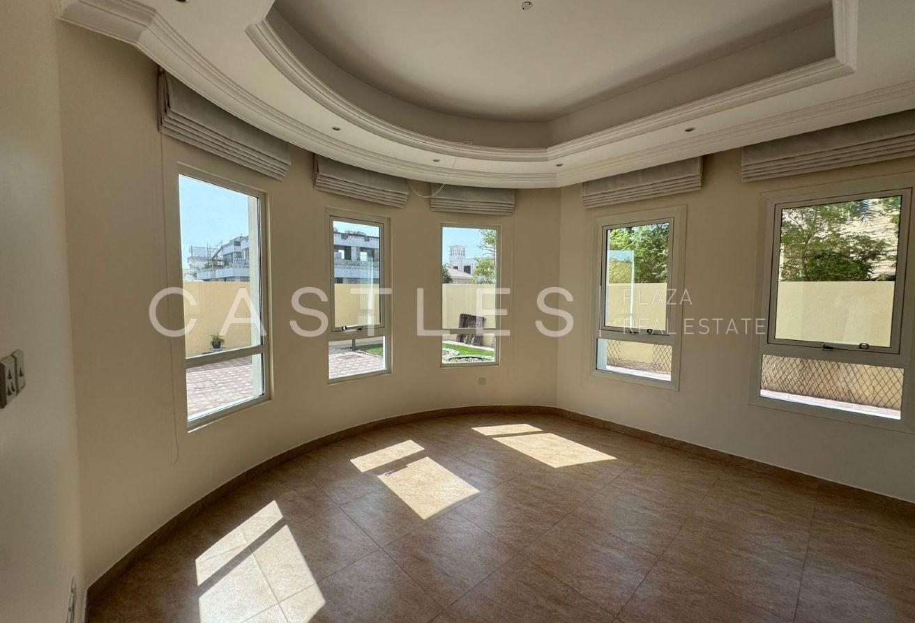 6 Bed I Independent Villa | Premium Living photo 7