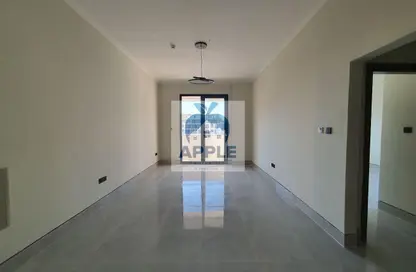 شقة - غرفة نوم - 2 حمامات للايجار في الزاهية - تجارية مويلح - الشارقة