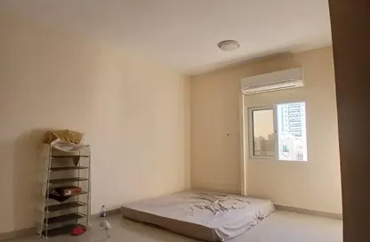 شقة - 1 حمام للايجار في بناء النباعة - النبعة - الشرق - الشارقة