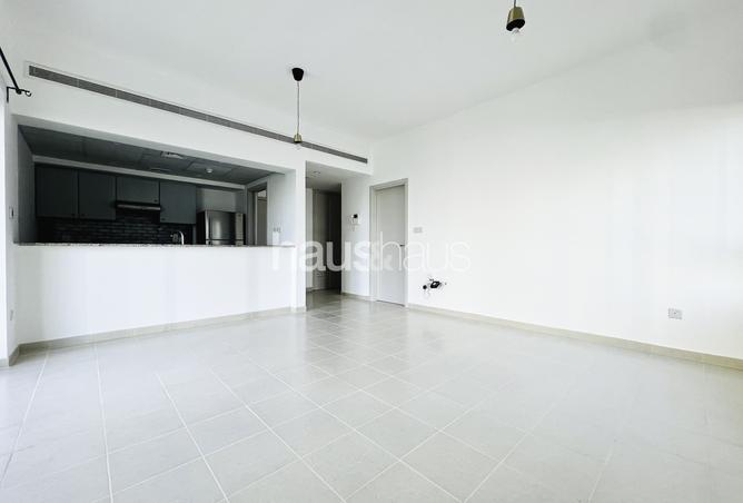 Upgraded | Corner Unit | Chiller Free photo 2