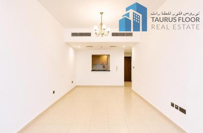 Apartment - 2 Bedrooms - 3 Bathrooms for rent in Bayt Al Muraqqabat 03 - Al Muraqqabat - Deira - Dubai