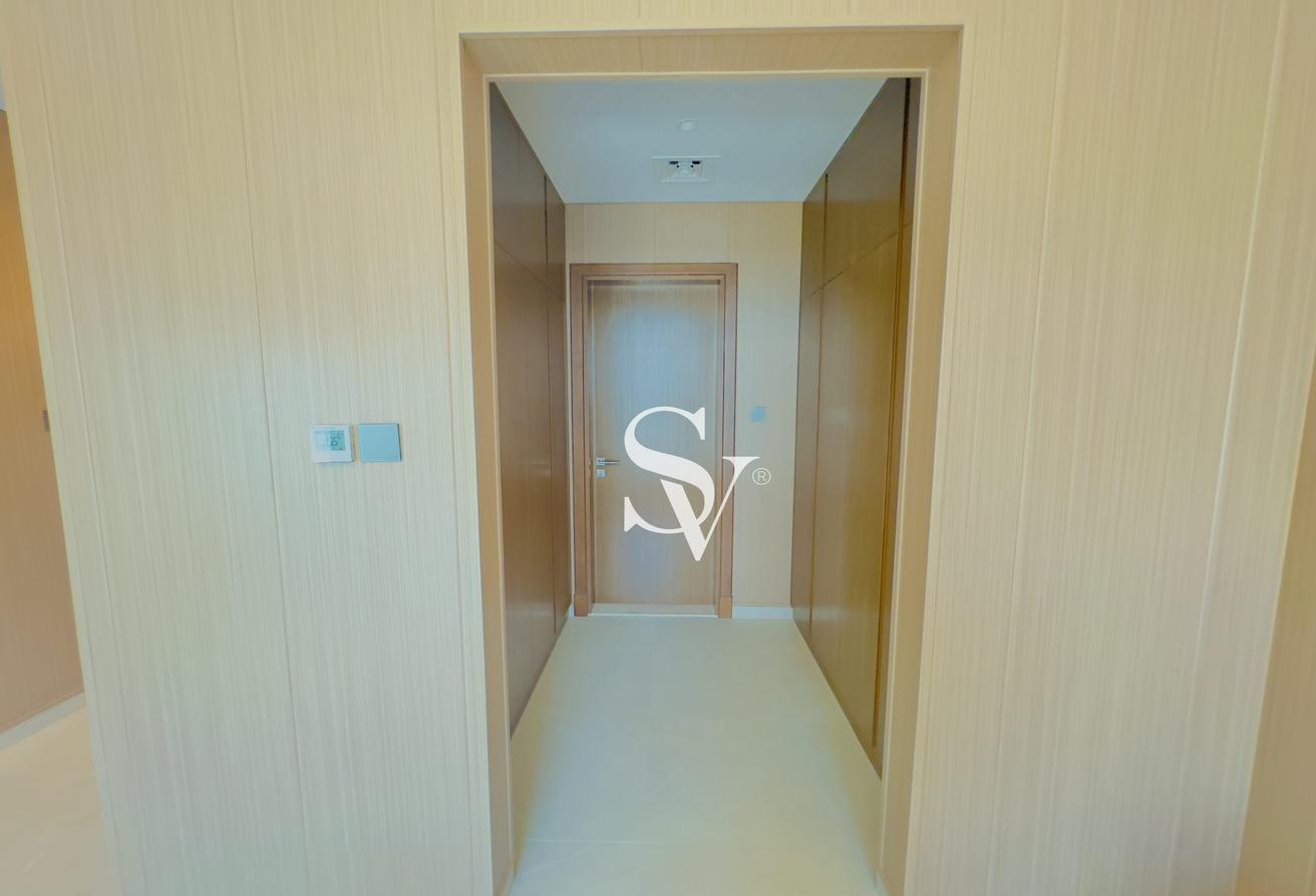 Fully Upgraded | Canal View | Vacant photo 9