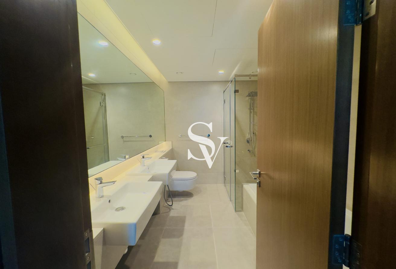 Fully Upgraded | Canal View | Vacant photo 11