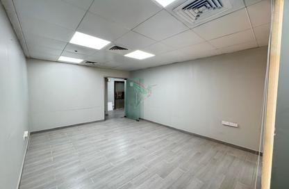 Office Space - Studio - 1 Bathroom for rent in Al Niyadat - Al Ain