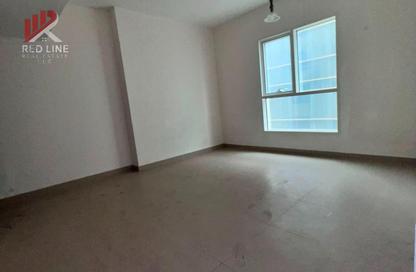 Apartment - 3 Bedrooms - 3 Bathrooms for rent in Salam Tower - Al Majaz 1 - Al Majaz - Sharjah