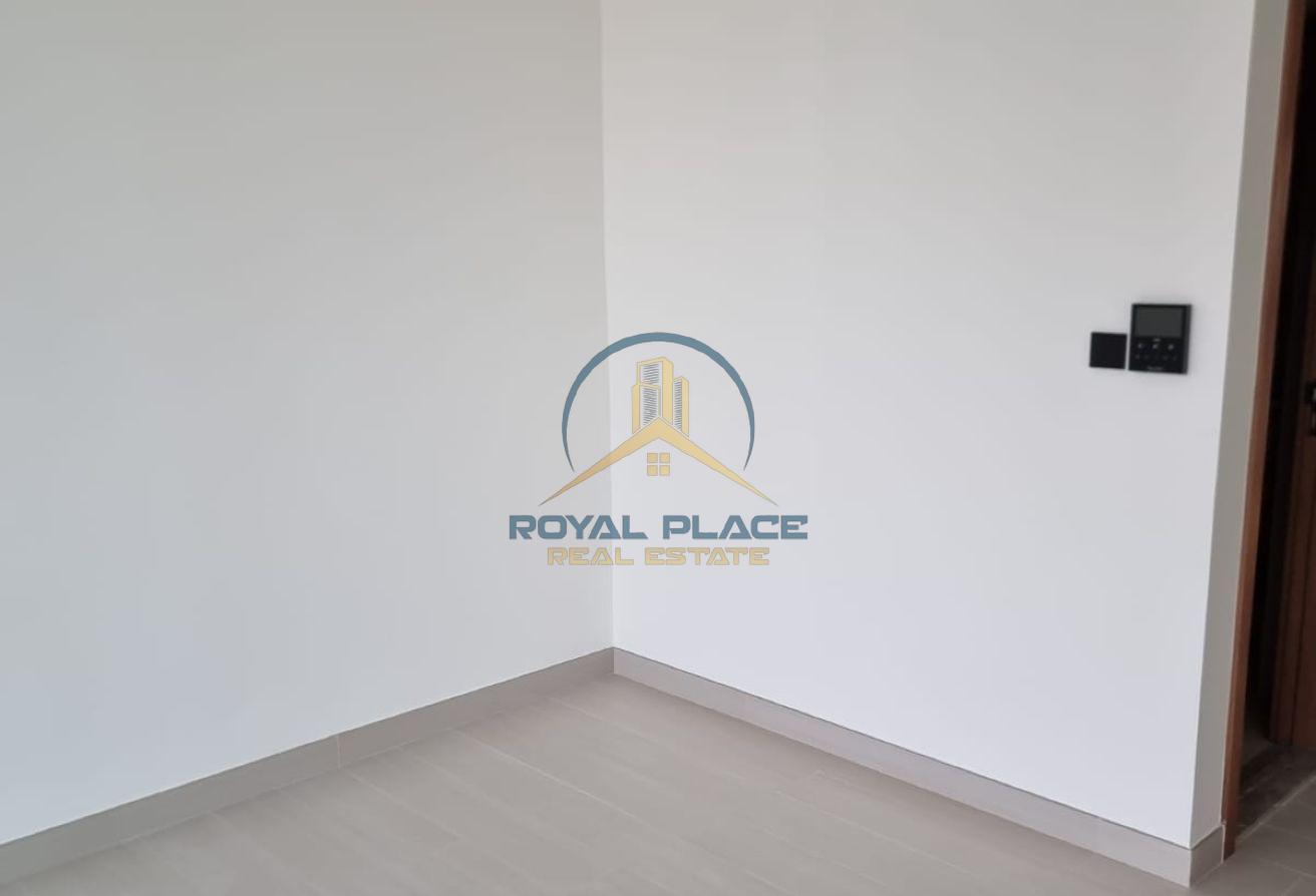 Bright & Spacious | Ready to Move | Best Price photo 23