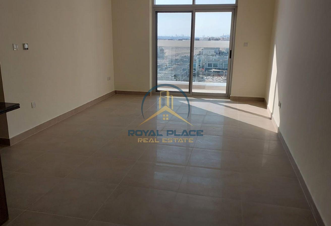 Bright & Spacious | Ready to Move | Best Price photo 2