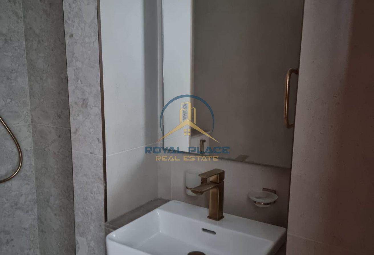 Bright & Spacious | Ready to Move | Best Price photo 16
