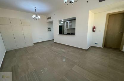 Apartment - Studio - 1 Bathroom for rent in Jumeirah Garden City - Al Satwa - Dubai