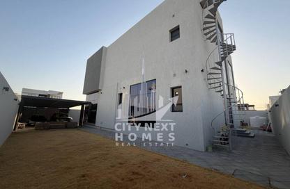 Villa - 4 Bedrooms - 5 Bathrooms for rent in Al Aweer 2 - Al Aweer - Dubai