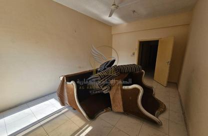 Apartment - 2 - 2 for rent in Zayd Bin Aslam Street - Abu shagara - Sharjah