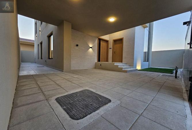 77786179 - Property Image 3