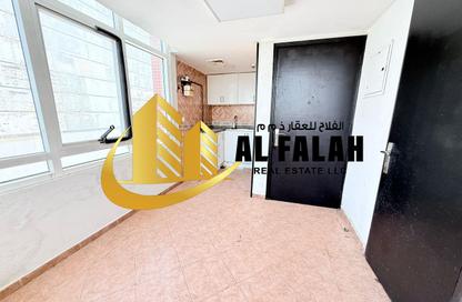 Apartment - Studio - 1 for rent in Bu Tina - Al Sharq - Sharjah