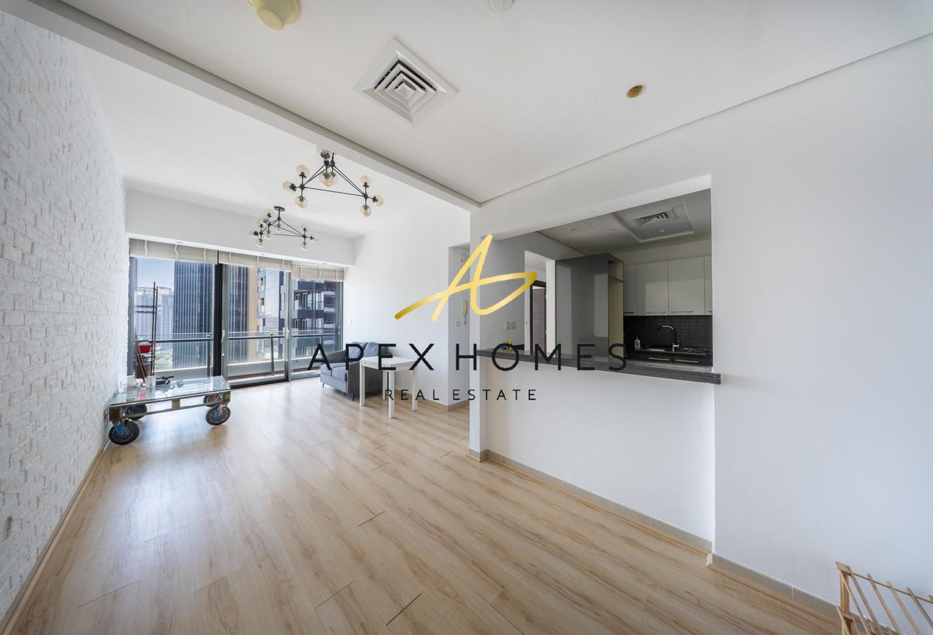 Upgraded| Marina View | Vacant| High Floor photo 8