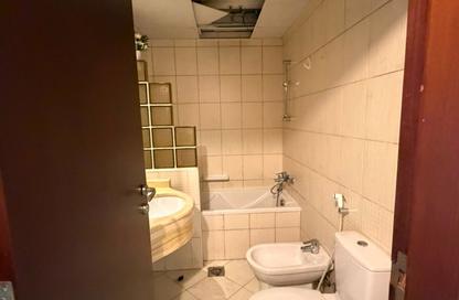 Apartment - 1 Bedroom - 2 Bathrooms for rent in Beach Tower 2 - Al Khan Lagoon - Al Khan - Sharjah