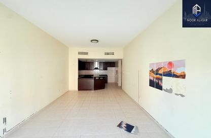 Apartment - 2 - 3 for rent in Building 129 - Cactus Cluster - Discovery Gardens - Dubai