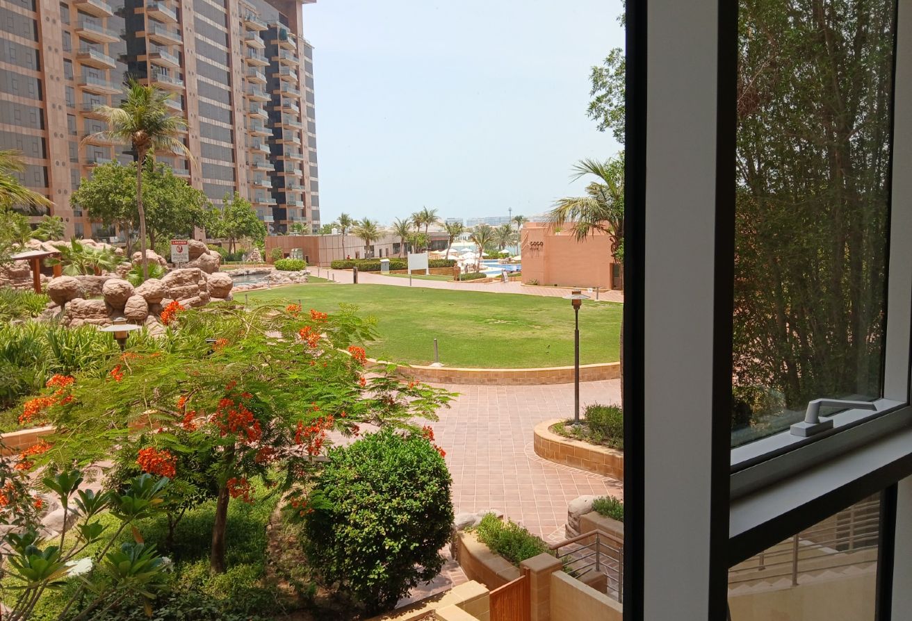 VACANT | PARKING VIEW | CLUB VISTA
