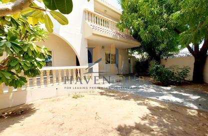 Villa - 3 Bedrooms - 4 Bathrooms for rent in Al Garhoud - Dubai